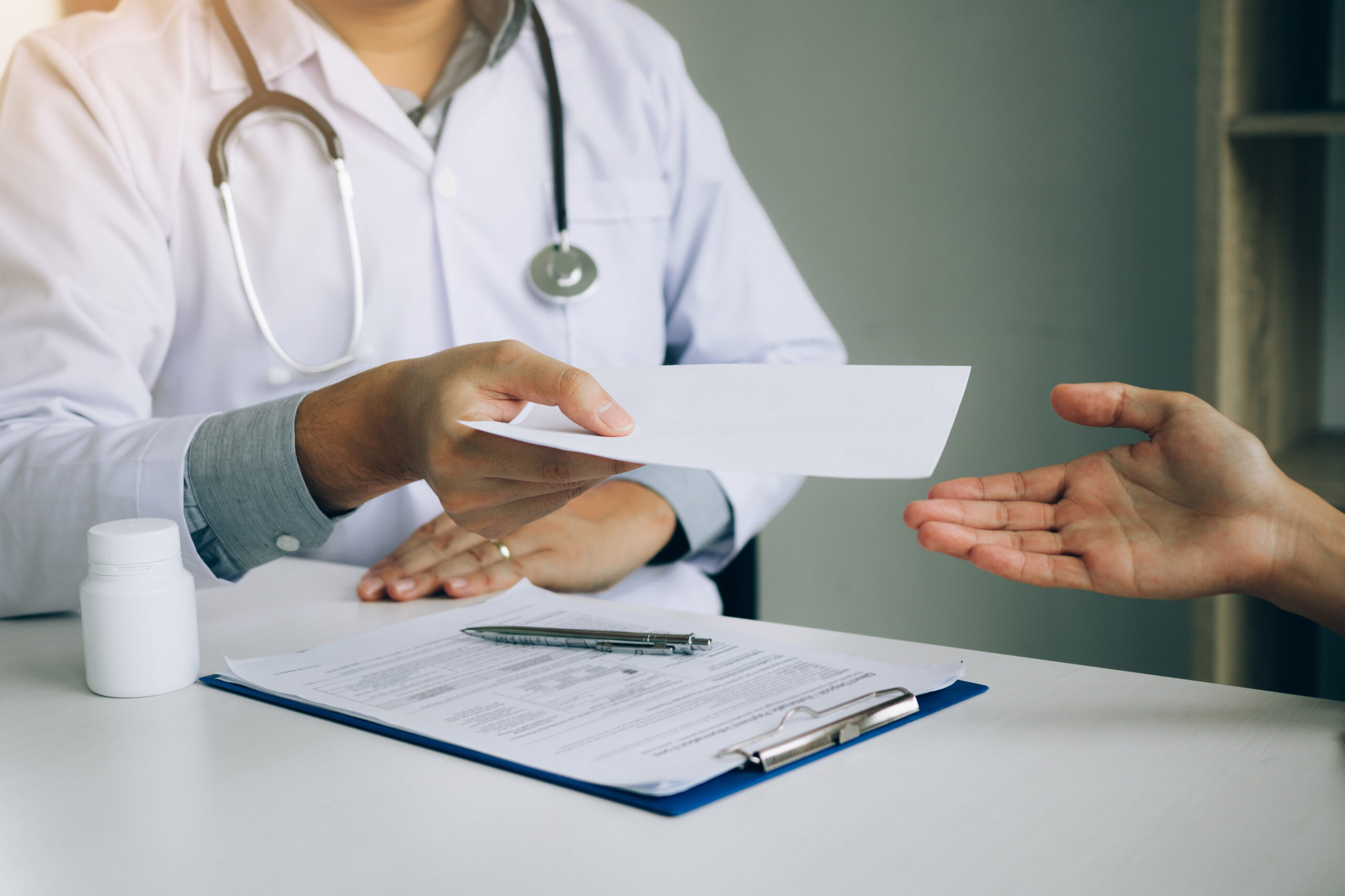Réponse à Valérie Magnin, responsable régionale de l’Association des Citoyens Contre les Déserts Médicaux